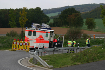 A38 Autobahn Papstbesuch Etzelsbach Eichsfeld Vollsperrung Pilger Rettungswagen Rotes Kreuz Malteser Hilfsdienst 05