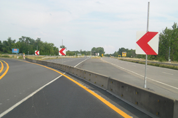 A72 Bundesautobahn Neubau Baustellenverkehrsführung Rötha Leipzig B95 Mittelstreifen 22