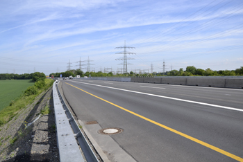 Autobahn A57 Dormagen Nievenheim Ernteweg Br�ckenbrand freie Fahrt neue Autobahnbr�cke 1