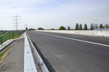 Autobahn A57 Dormagen Nievenheim Ernteweg Br�ckenbrand freie Fahrt neue Autobahnbr�cke 6