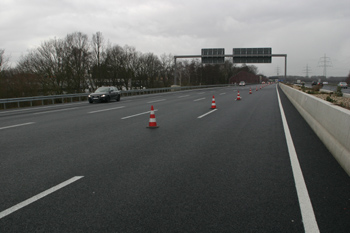 Autobahn A 57 Vollsperrung Unfall Brückenbrand 01