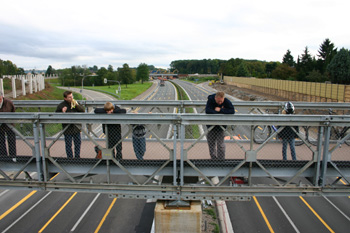 Autobahn Behelfsbr�cke Zuschauer 3986