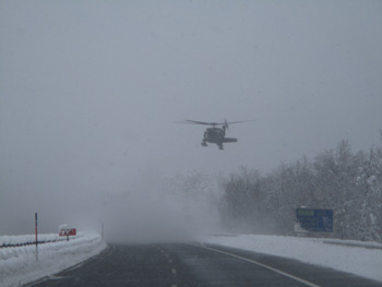 Autobahn Winterdienst Hubschrauber Einsatz Blackhawk Tirol 005