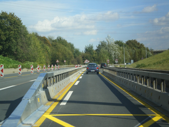Autobahnbrücke A1 Rhein Köln Leverkusen Lkw-Schrankenanlage 179