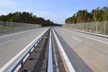 Autobahnneubau A 14 Colbitz Tangerhütte Mittelstreifen leere Autobahn 43
