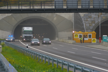 Bundesautobahn A4 Jagdbergtunnel Jena Freigabe Nordröhre Verkehrsumlegung Autobahntunnel Westportal 40