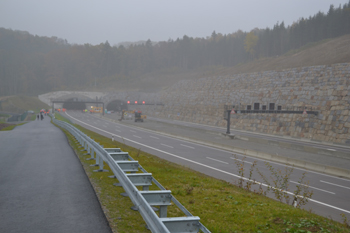 Bundesautobahn A4 Jagdbergtunnel Jena Freigabe Nordr�hre Verkehrsumlegung Autobahntunnel Westportal 45