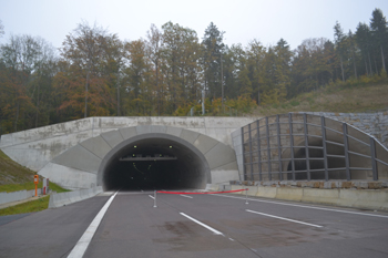 Bundesautobahn A4 Jagdbergtunnel Jena Freigabe Nordr�hre Verkehrsumlegung Autobahntunnel Westportal 49