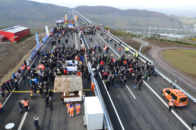 Feierliche Verkehrsfreigabe Bundesstra�e B50n Hochmoselbr�cke Einweihung 07