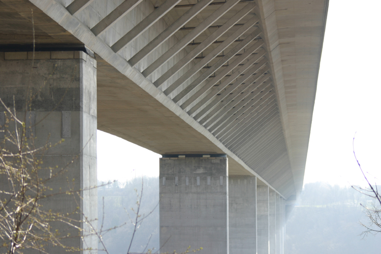 Höchste Autobahnbrücke Kochertalbrücke höchste Brückenpfeiler höchste Talbrücke A6 00