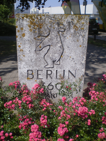 Kilometerstein Berliner Bär Oldenburg in Holstein