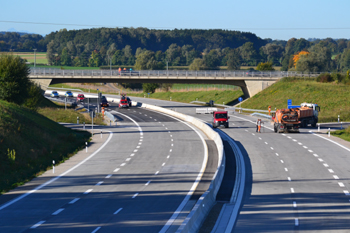 Neue Autobahn A94 Eröffnung erste Fahrzeuge Verkehrsfreigabe Erstbefahrer Pastetten Dorfen München Passau 33