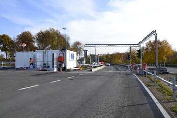 Rheinbrücke Duisburg Neuenkamp Autobahn A 40 Lkw-Waage Gewichtskontrolle 41