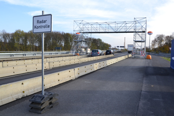 Rheinbrücke Duisburg Neuenkamp Autobahn A 40 Lkw-Wiegeanlage 22