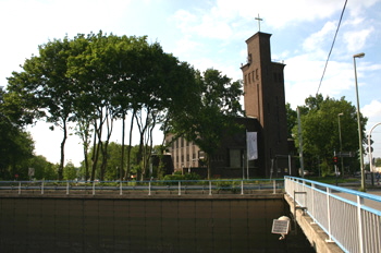 A40 Autobahnkirche Bochum Ruihrschnellweg  7581