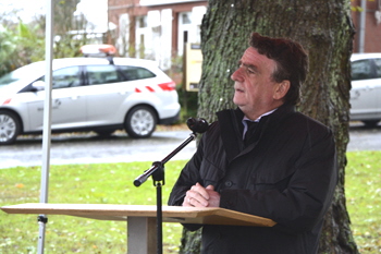 Minister Michael Groschek Straßenwärter Gescher Gedenkfeier Kranzniederlegung 