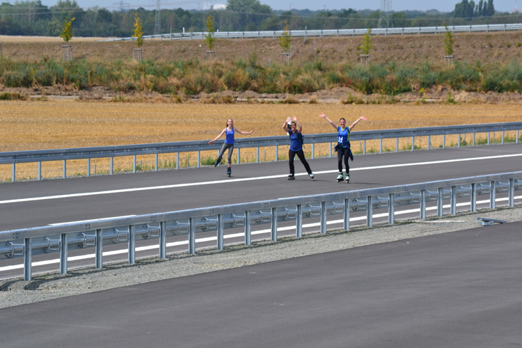 A72 Neue Autobahn Verkehrsfreigabe Borna R�tha Leipzig Chemnitz Hof Scherenschnitt 570