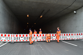 Autobahn A66 Frankfurt - Fulda Verkehrsfreigabe Tunnel Neuhof Autobahnmeisterei 72