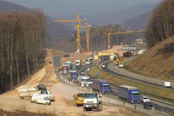 Autobahn Frankfurt - Würzburg Spessartaufsteig Weibersbrunn Kauppenaufstieg Aschaffquelle 90