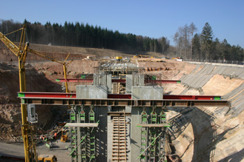 Autobahn Frankfurt - Würzburg Spessartaufsteig Weibersbrunn Kauppenaufstieg Aschaffquelle Brückenbau 64