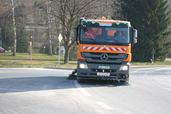Autobahn Frankfurt - Würzburg Spessartaufsteig Weibersbrunn Kauppenaufstieg Aschaffquelle Straßenreinigung 38