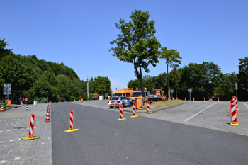 Autobahn M�ll sammeln Verkehrsminister Al-Wazir Autobahnparkplatz Thei�tal Niedernhausen 17