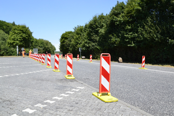 Autobahn M�ll sammeln Verkehrsminister Al-Wazir Autobahnparkplatz Thei�tal Niedernhausen 20