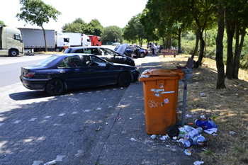 Autobahn Verkehrsminister Al-Wazir sammelt M�ll Autobahnparkplatz illegale M�llentsorgung 09
