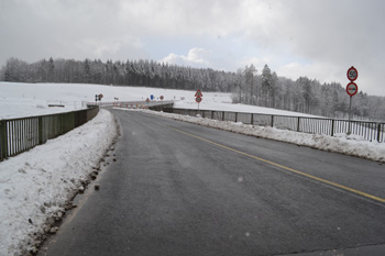 Autobahnbaustelle im Schnee A3 Spessartaufsteig Weibersbrunn Autobahn Frankfurt Würzburg Nürnberg 21