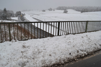 Autobahnbaustelle im Schnee A3 Spessartaufsteig Weibersbrunn Autobahn Frankfurt Würzburg Nürnberg 22