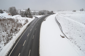 Autobahnbaustelle im Schnee A3 Spessartaufsteig Weibersbrunn Autobahn Frankfurt Würzburg Nürnberg 24