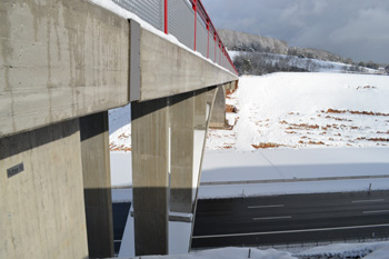 Autobahnbaustelle im Schnee A3 Spessartaufsteig Weibersbrunn Autobahn Frankfurt Würzburg Nürnberg 50