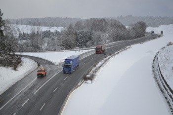 Autobahnbaustelle im Schnee A3 Spessartaufsteig Weibersbrunn Autobahn Frankfurt Würzburg Nürnberg 81
