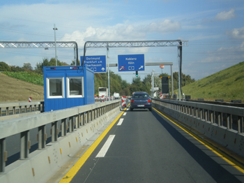 Autobahnbr�cke A1 Rhein K�ln Leverkusen Lkw-Schrankenanlage 177