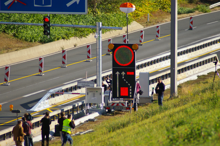 Autobahnbr�cke A1 Rhein K�ln Leverkusen Lkw-Schrankenanlage 36