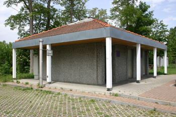 Denkmal_an_der_Autobahn_A5_Karlsruhe_-_Basel_Autobahnpar_004