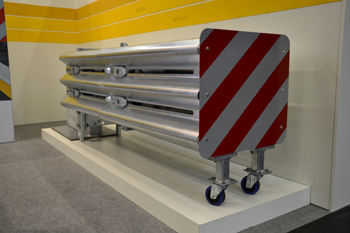 DeuSAT K�ln 2019 Stra�enausstatter Verkehrssicherheit Stra�enverkehrstechnik Anpralld�mpfer 45
