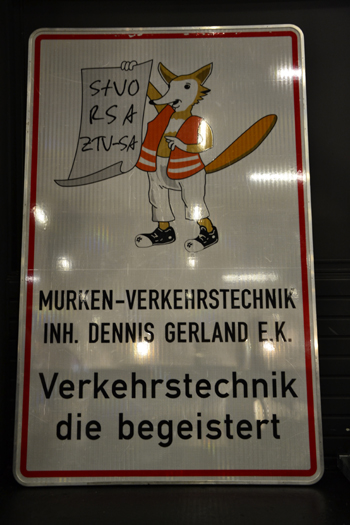 DeuSAT K�ln 2019 Stra�enausstatter Verkehrssicherheit Stra�enverkehrstechnik Verkehrsschild 71