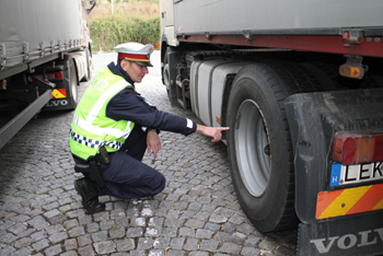 Lkw Schwerpunktkontrolle A 21_1_Winterausrüstung_Copyright ASFINAG