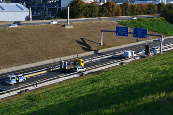 Rheinbr�cke Leverkusen K�ln Autobahnbr�cke Lkw-Sperre Schrankenanlage 012