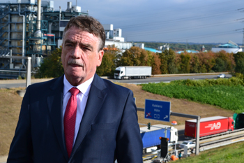 Rheinbr�cke Leverkusen K�ln Autobahnbr�cke Lkw-Sperre Schrankenanlage 091