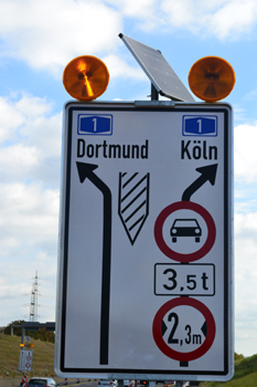 Rheinbr�cke Leverkusen K�ln Autobahnbr�cke Lkw-Sperre Schrankenanlage 112