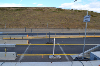Rheinbr�cke Leverkusen K�ln Autobahnbr�cke Lkw-Sperre Schrankenanlage 132
