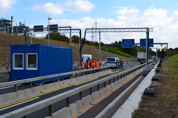 Rheinbr�cke Leverkusen K�ln Autobahnbr�cke Lkw-Sperre Schrankenanlage 134