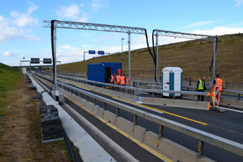 Rheinbr�cke Leverkusen K�ln Autobahnbr�cke Lkw-Sperre Schrankenanlage 138