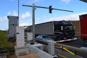 Rheinbr�cke Leverkusen K�ln Autobahnbr�cke Lkw-Sperre Schrankenanlage 155