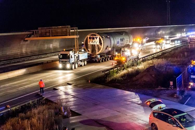 Schwertransport Autobahn �sterreich 01_SOTRA A 4 1
