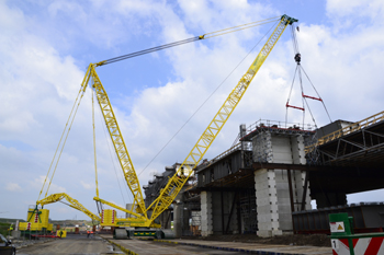 Stahlbr�cke Hohlkasten Rheinbr�ckenbau Stahlverbundkonstruktion Haupttr�gersegmente Stahlbauteile 185