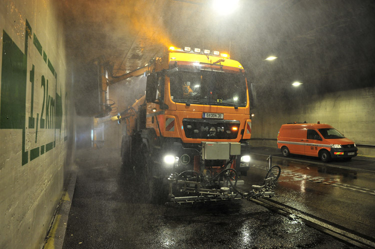 Tunnelreinigung_Waschzug 001