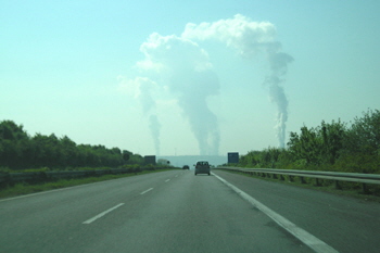 A540 Autobahn J�chen Grevenbroich Rommerskirchen B59n Braunkohlekraftwerk Wasserdampf 09